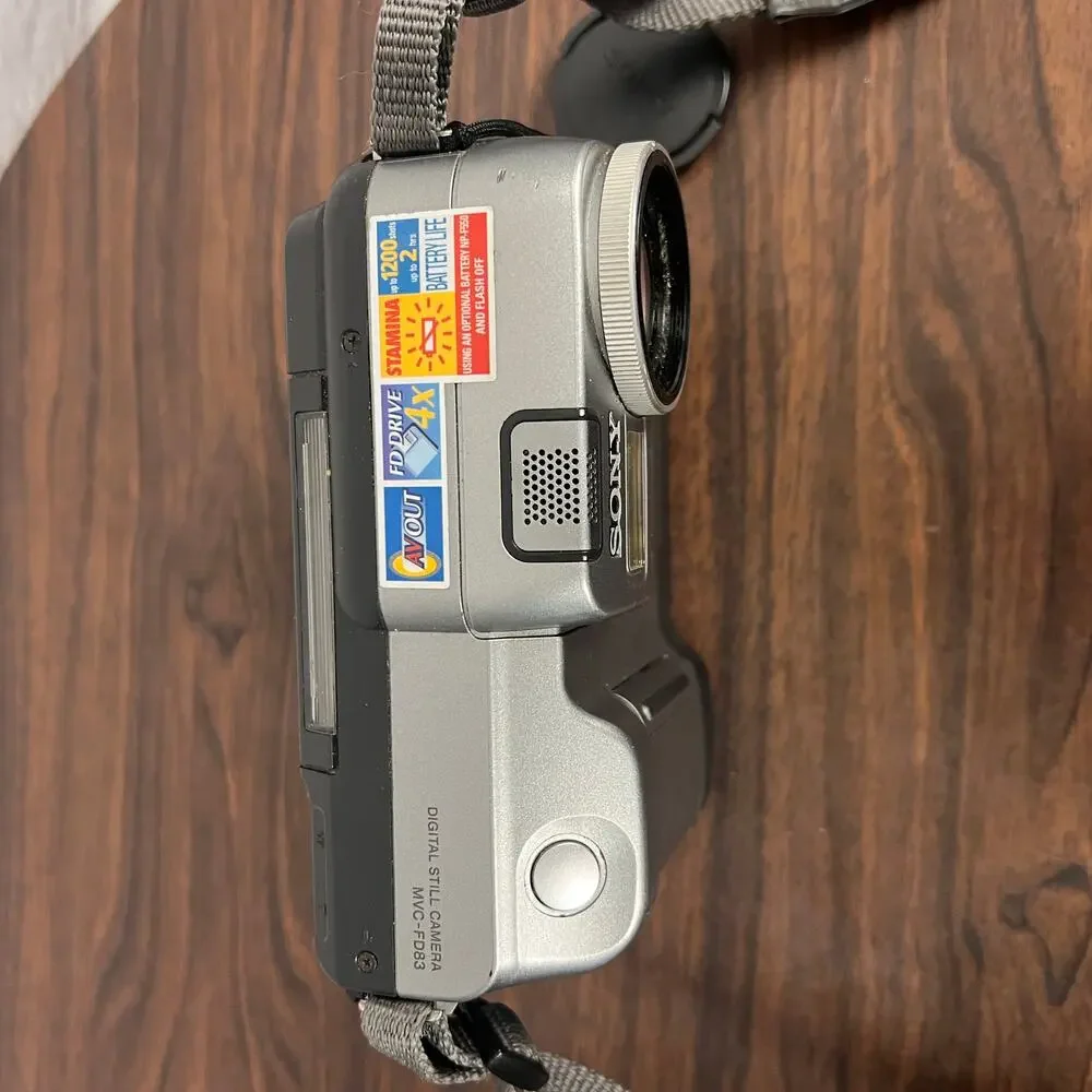 Sony Mavica MVC-FD83 Digital Camera Silver With Case For Parts / Repair